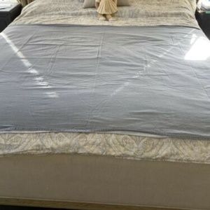 🐝  Queen Calvin Klein Chambray Flat Sheet